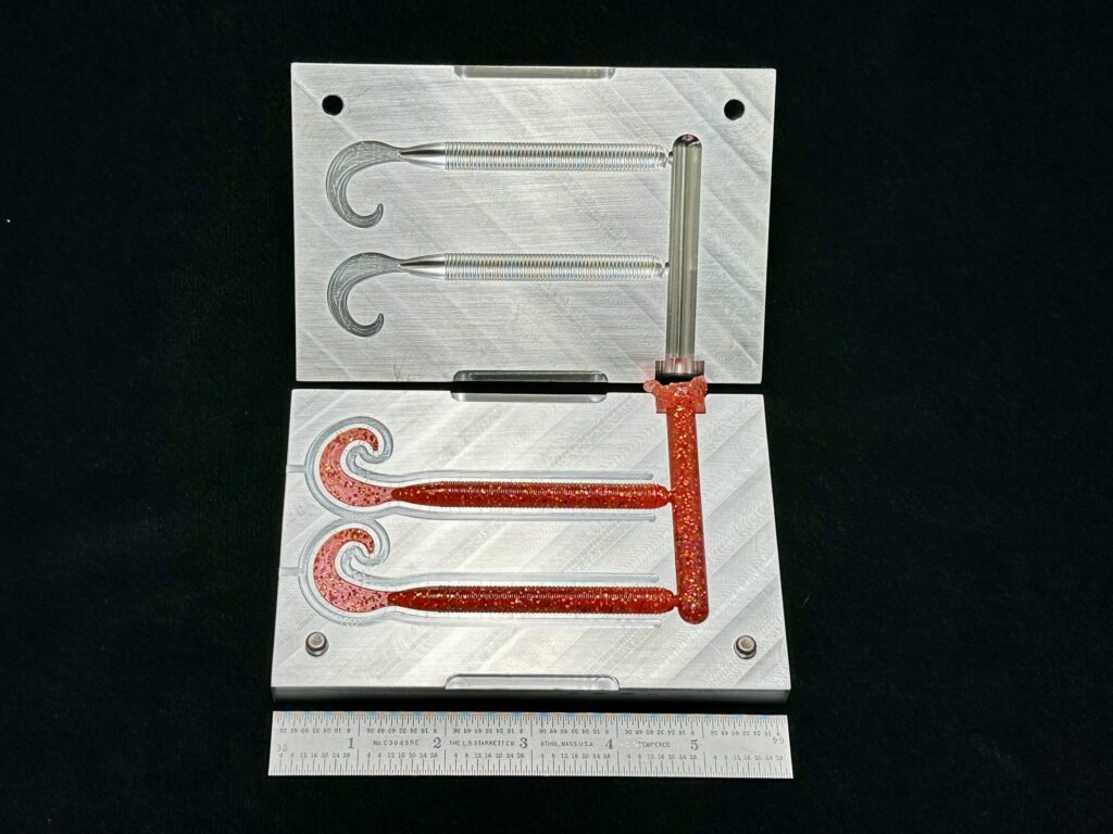 4 inch Hooktail worm - 2 Cavity