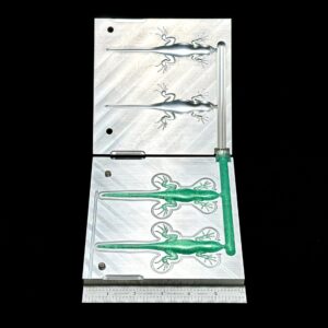5 Inch Fence post lizzard - 2 cavity mold