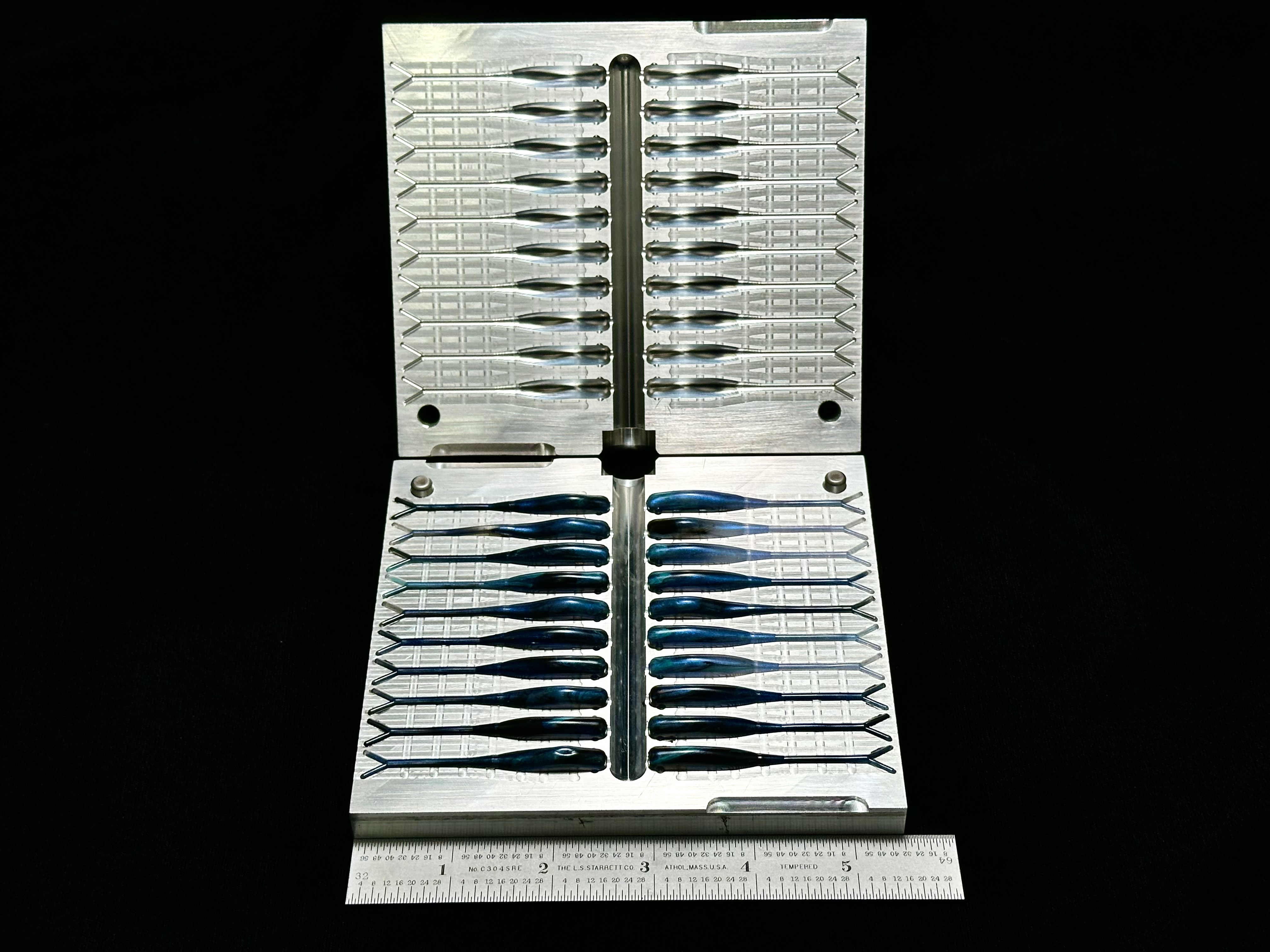 2.5 Inch Split tail crappie getters - 20 cavity mold